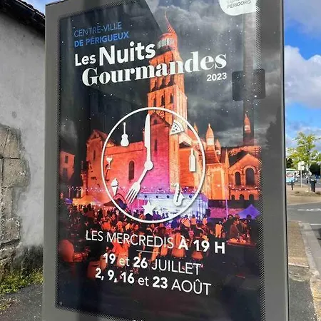 Lägenhet Balcon Sur La Riviere