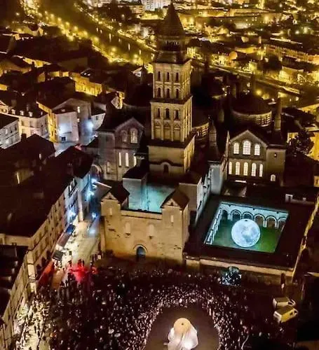 Lägenhet Balcon Sur La Riviere